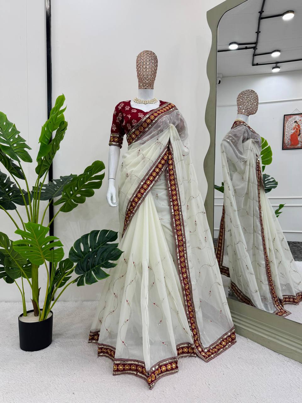 Luxurious White Saree With Intricate Embroidery